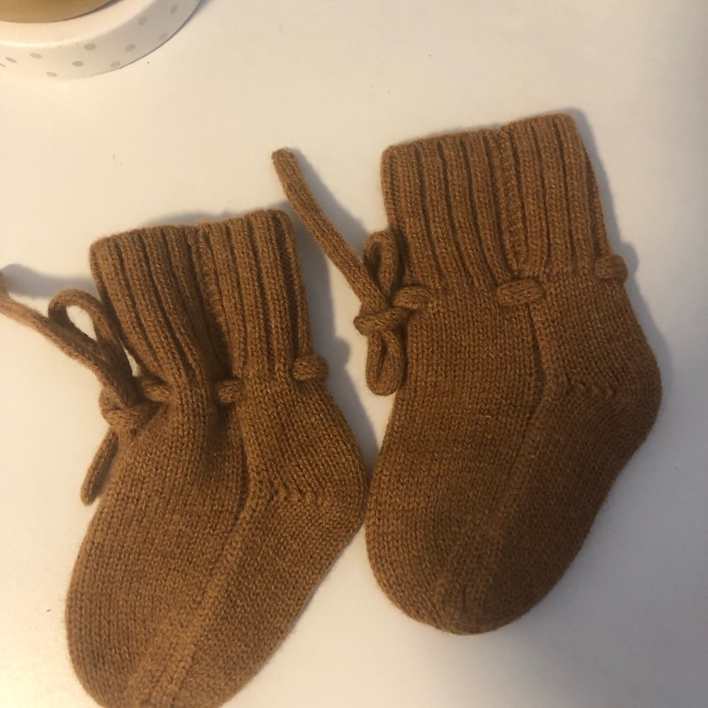 Wool Baby Booties - Picture 5 of 9